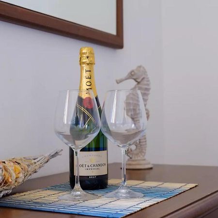 Emerald Residence Sleeps 12 With Sea View Porto Cesareo Exterior photo