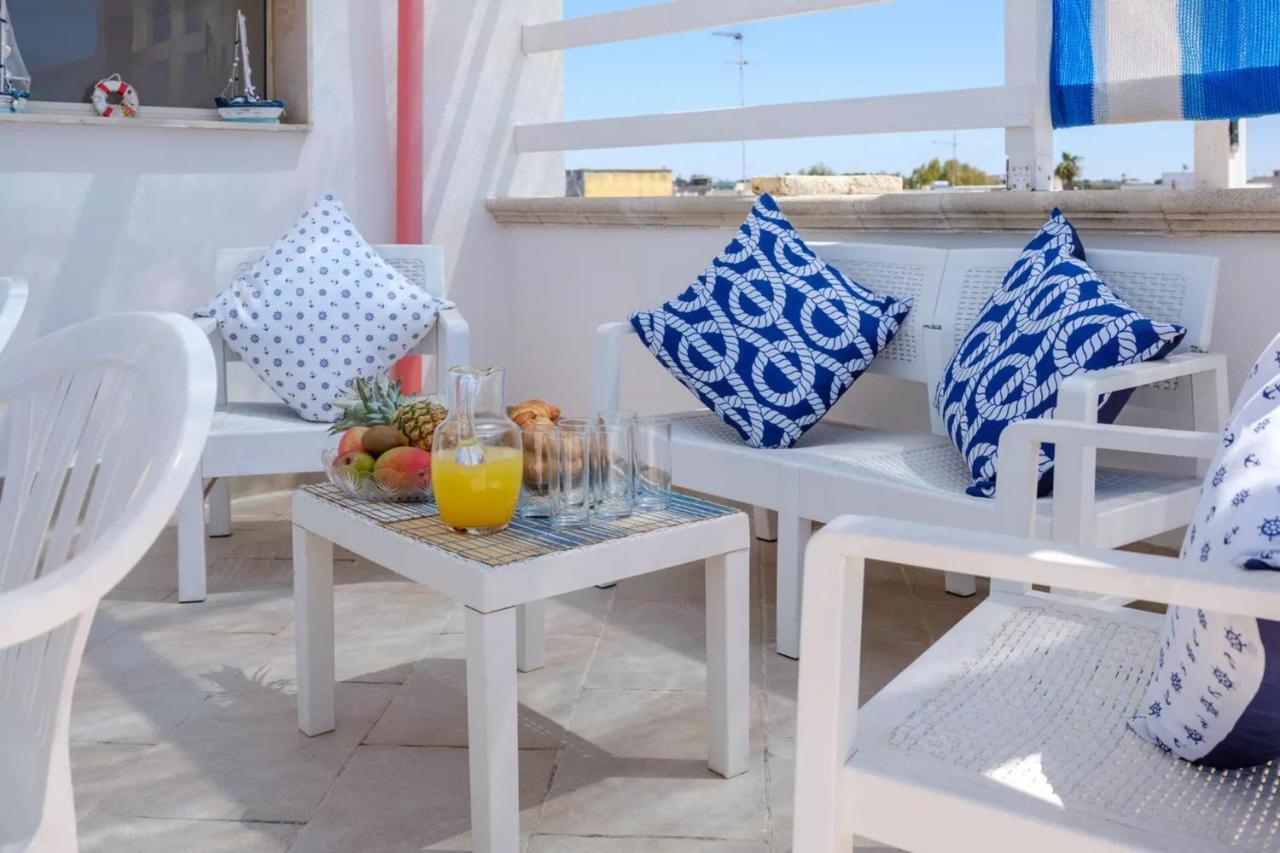 Emerald Residence Sleeps 12 With Sea View Porto Cesareo Exterior photo