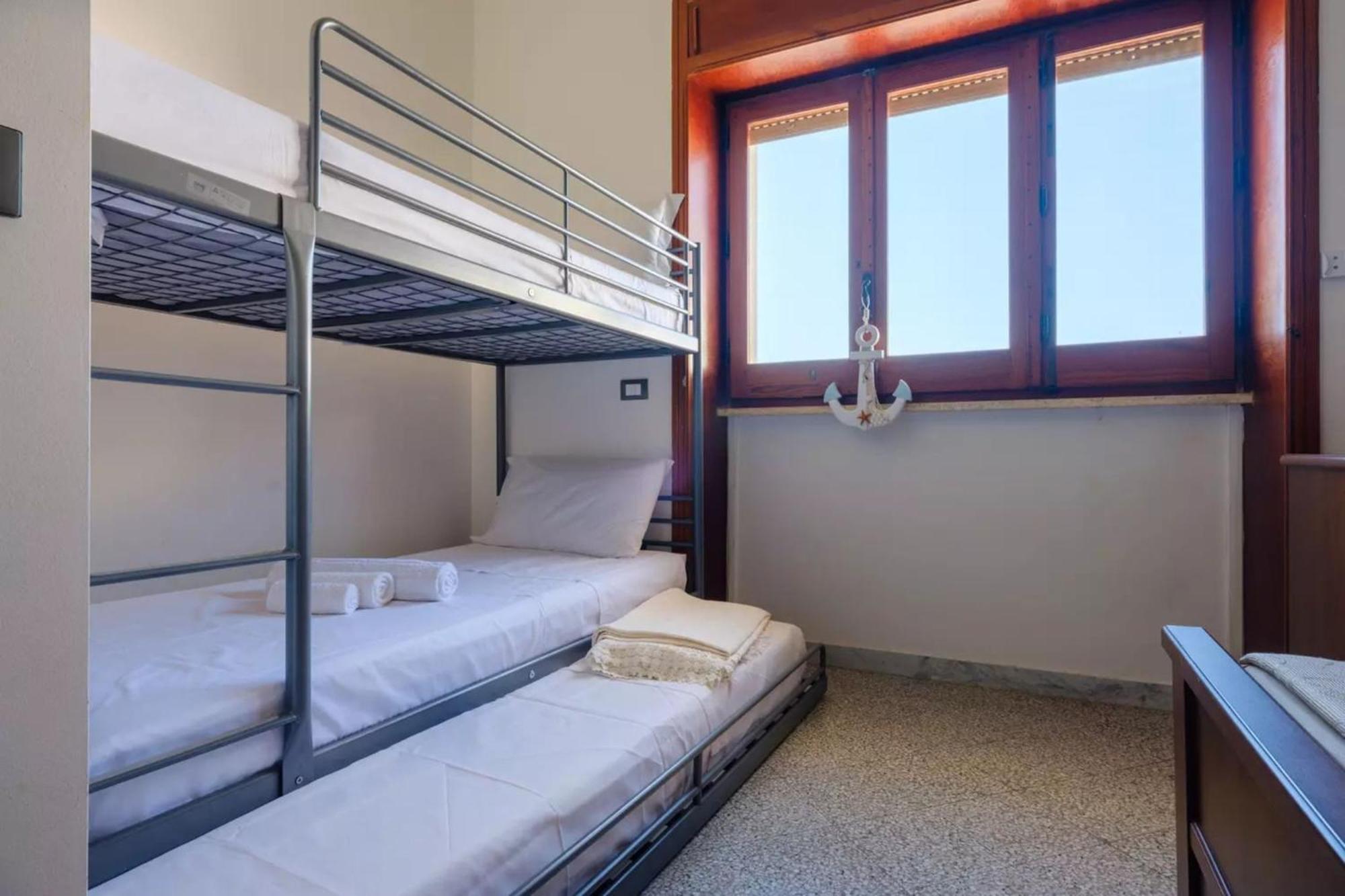 Emerald Residence Sleeps 12 With Sea View Porto Cesareo Exterior photo