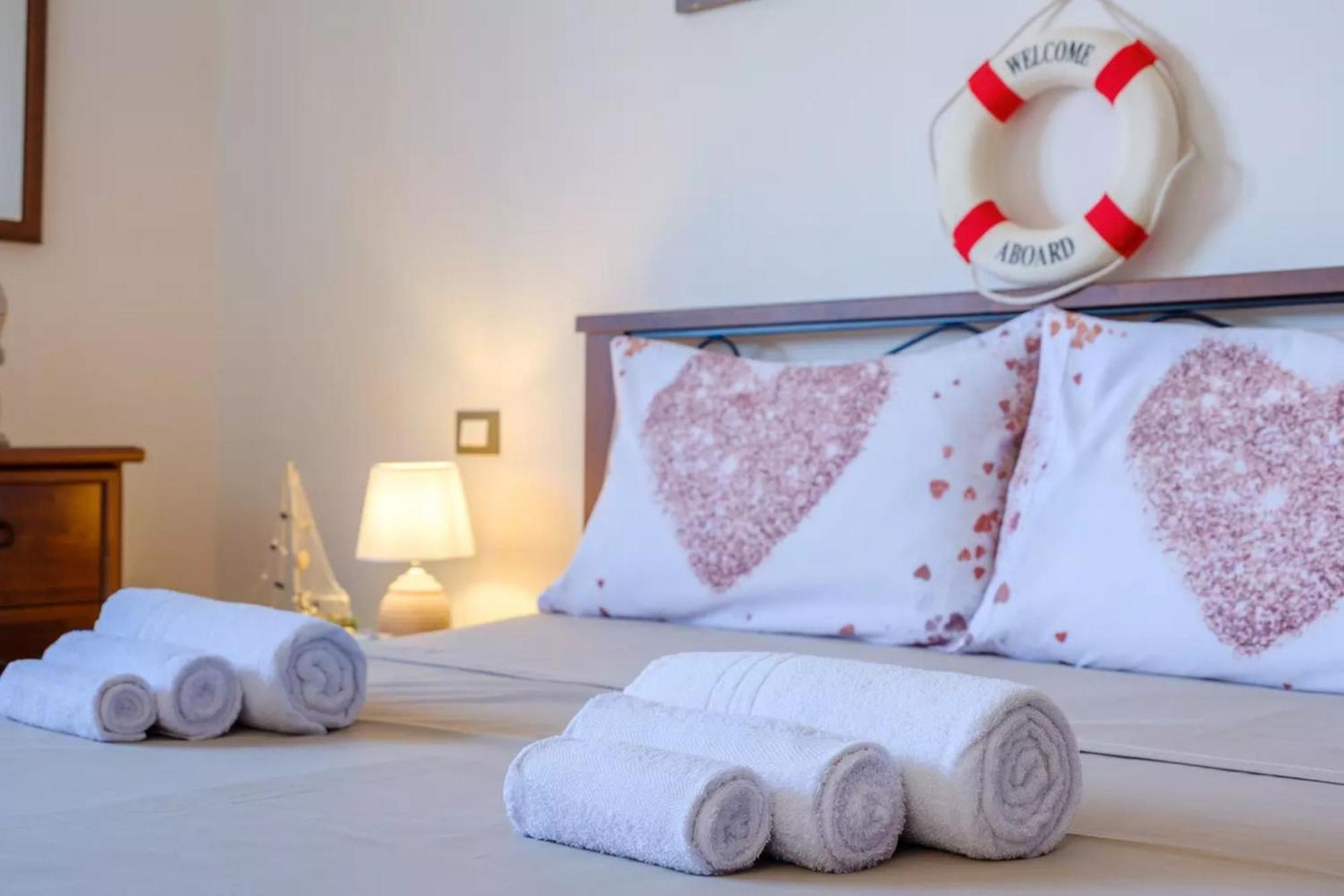 Emerald Residence Sleeps 12 With Sea View Porto Cesareo Exterior photo