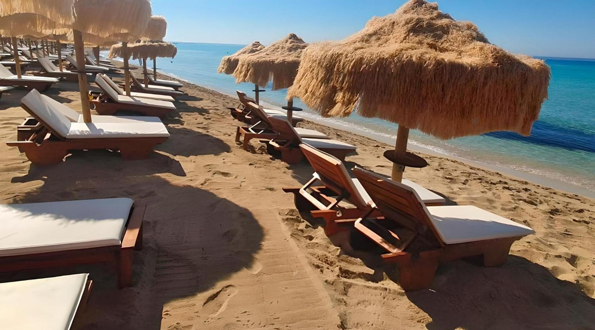 Emerald Residence Sleeps 12 With Sea View Porto Cesareo Exterior photo
