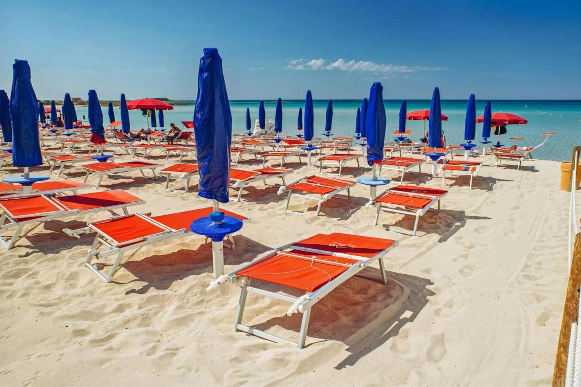 Emerald Residence Sleeps 12 With Sea View Porto Cesareo Exterior photo