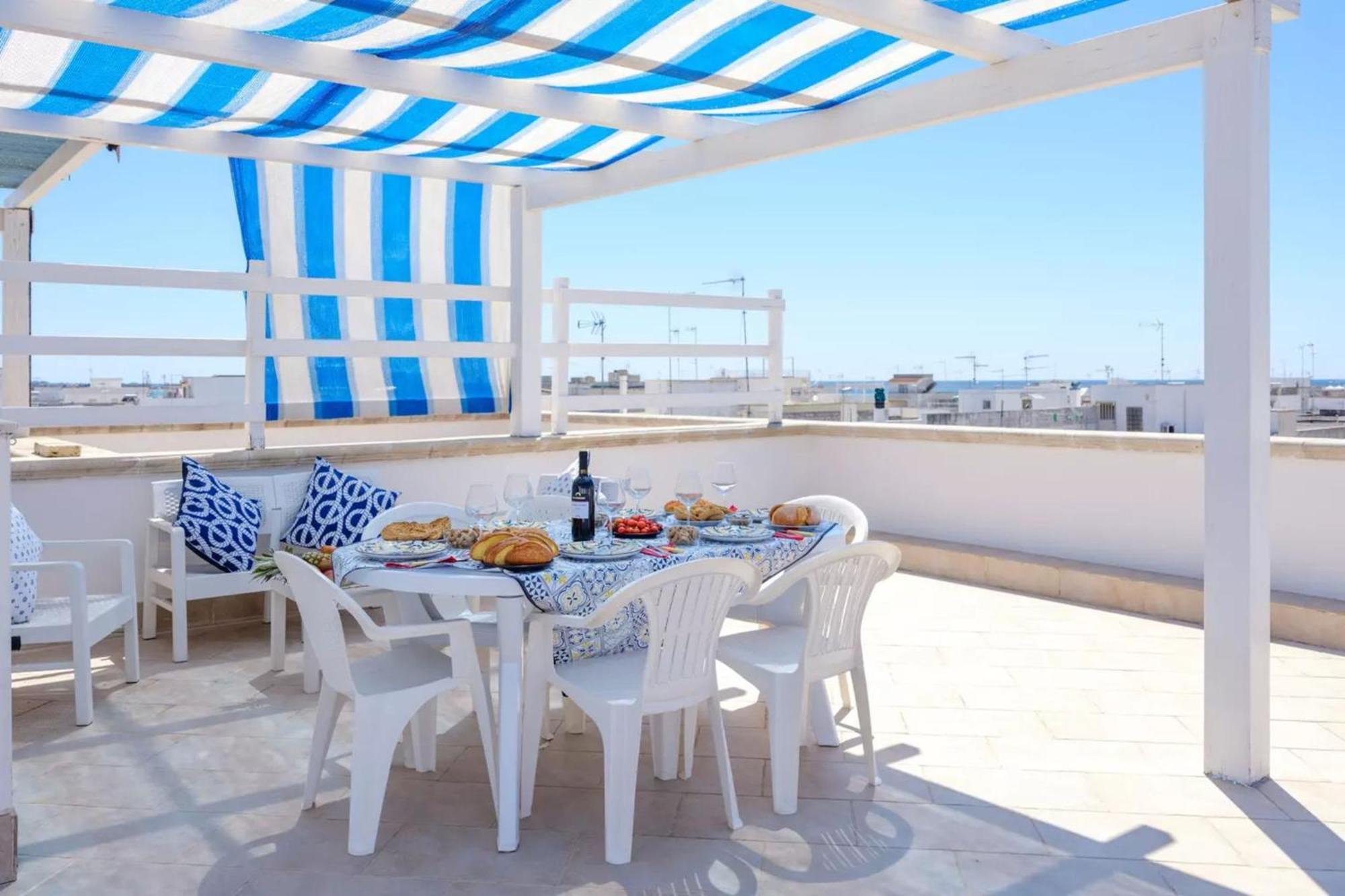 Emerald Residence Sleeps 12 With Sea View Porto Cesareo Exterior photo