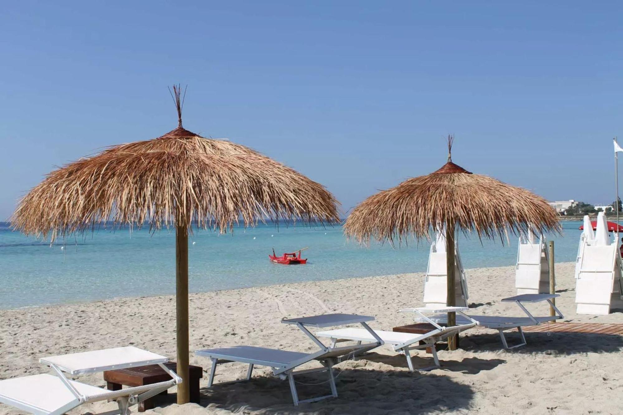 Emerald Residence Sleeps 12 With Sea View Porto Cesareo Exterior photo